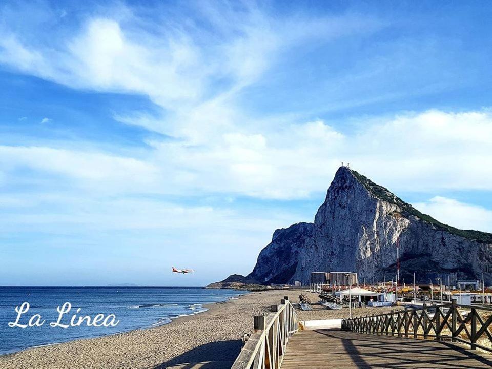 Practico Apartamento A 5 Min Andando De Gibraltar Y El Centro, Frente Al Mar La Línea de la Concepción Kültér fotó
